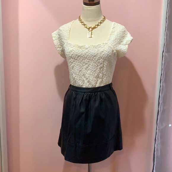 COLDWATER SCALLOPED WHITE LACE BLOUSE SIZE 4 - Picture 1 of 4